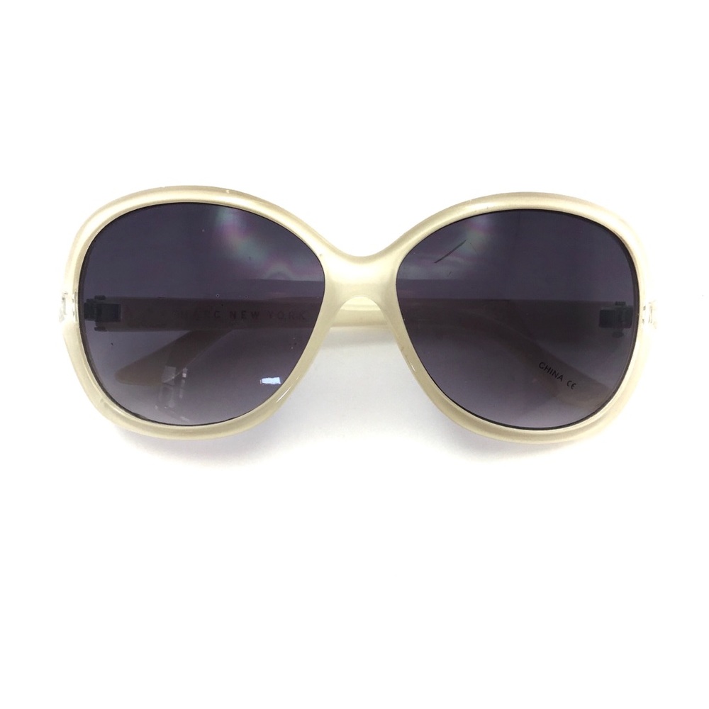 Vintage White Oversized Oval Frame Sunglasses
